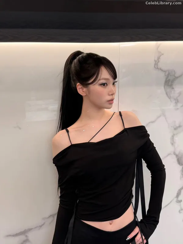 Kim Chaewon 김채원 [Le Sserafim] photo 6 of 2310