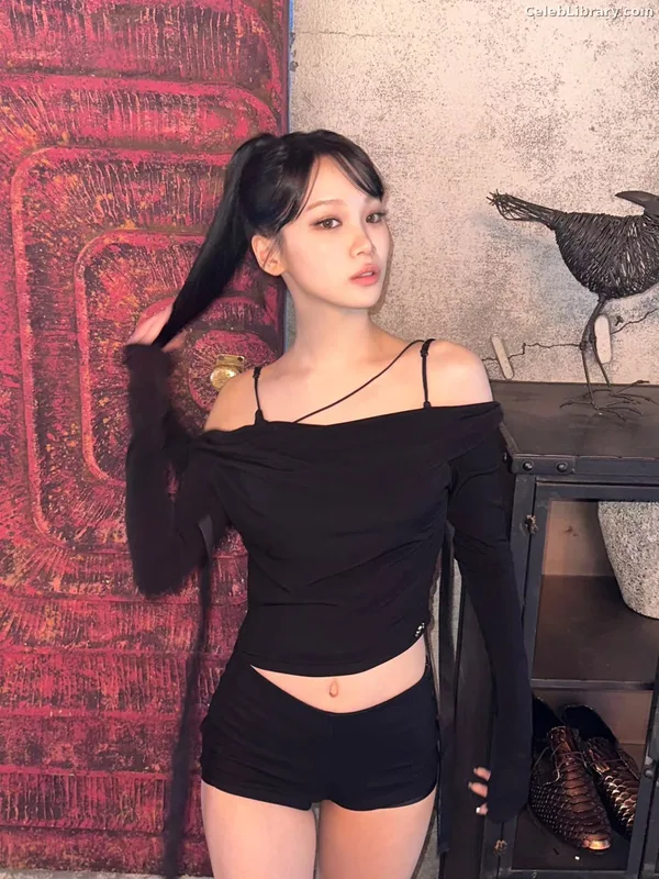 Kim Chaewon 김채원 [Le Sserafim] photo 13 of 2310