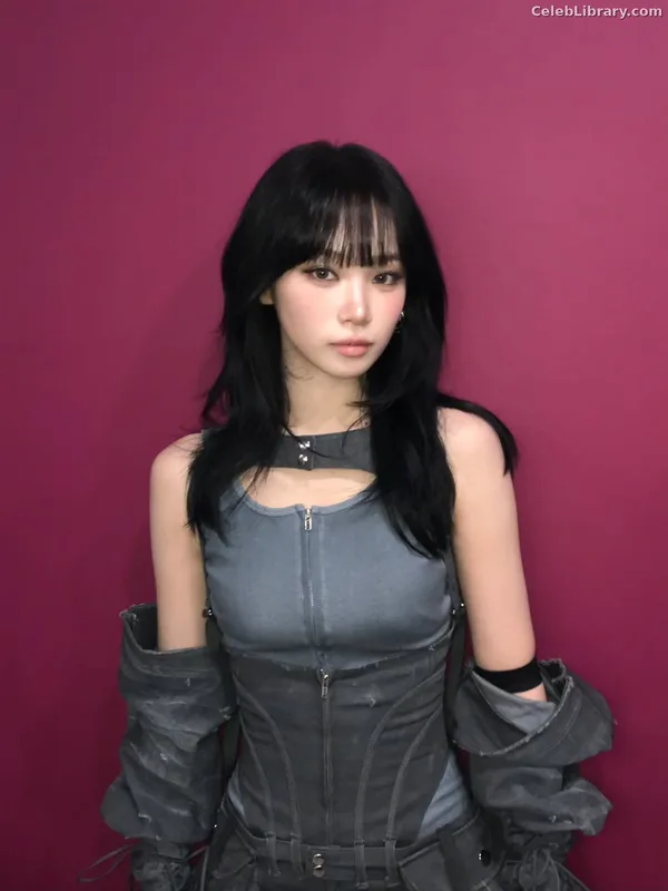 Kim Chaewon 김채원 [Le Sserafim] photo 2 of 2310