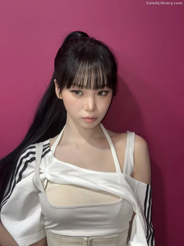 Kim Chaewon 김채원 [Le Sserafim] photo 11 of 2310