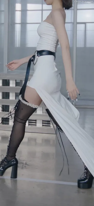 Kim Chaewon 김채원 [Le Sserafim] photo 19 of 2310