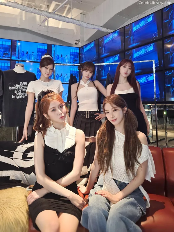 Kim Chaewon 김채원 [Le Sserafim] photo 11 of 2310