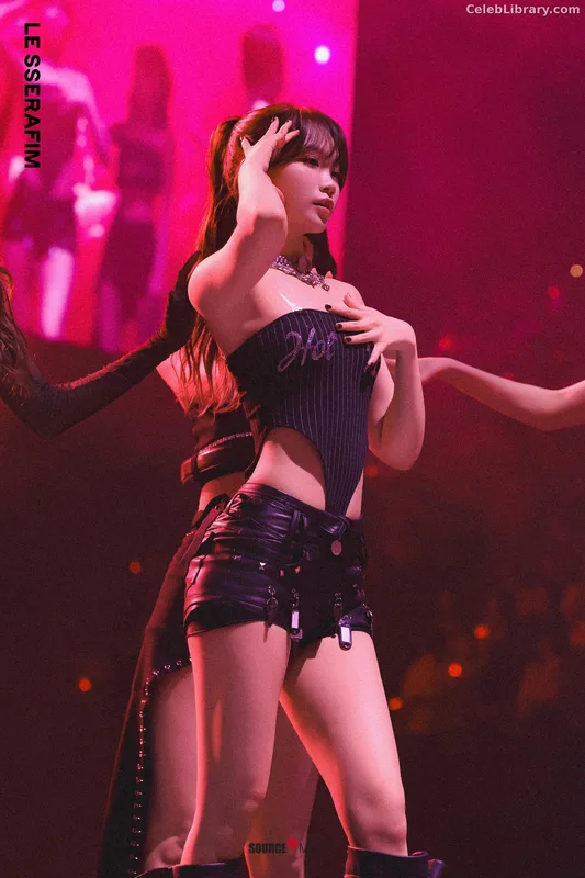 Kim Chaewon 김채원 [Le Sserafim] photo 14 of 2310