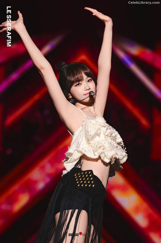 Kim Chaewon 김채원 [Le Sserafim] photo 16 of 2310