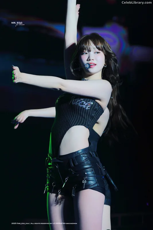 Kim Chaewon 김채원 [Le Sserafim] photo 13 of 2310