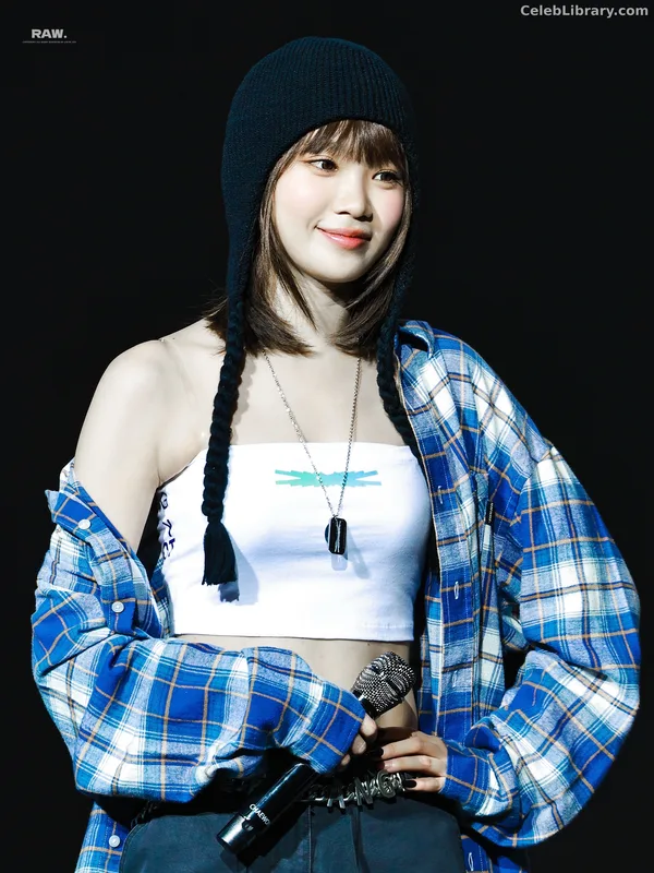 Kim Chaewon 김채원 [Le Sserafim] photo 23 of 2310