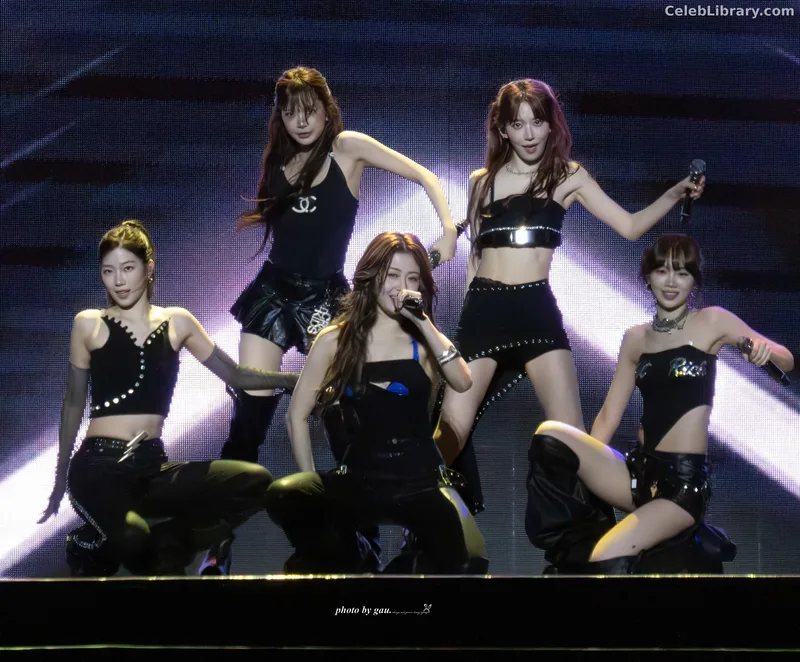 Kim Chaewon 김채원 [Le Sserafim] photo 24 of 2310