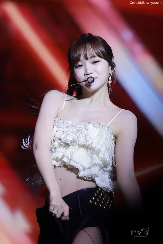 Kim Chaewon 김채원 [Le Sserafim] photo 5 of 2310