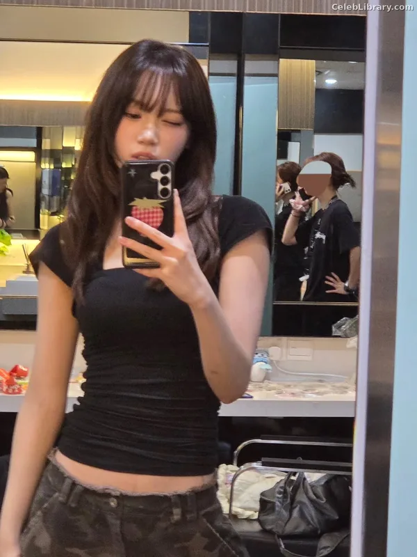 Kim Chaewon 김채원 [Le Sserafim] photo 14 of 2310