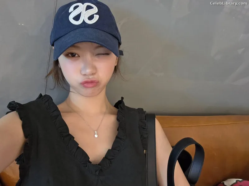 Kim Chaewon 김채원 [Le Sserafim] photo 21 of 2310
