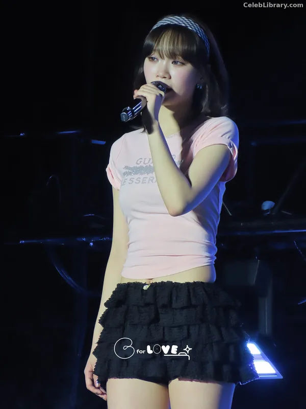 Kim Chaewon 김채원 [Le Sserafim] photo 20 of 2310