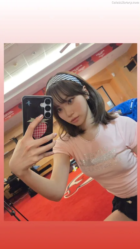 Kim Chaewon 김채원 [Le Sserafim] photo 3 of 2310