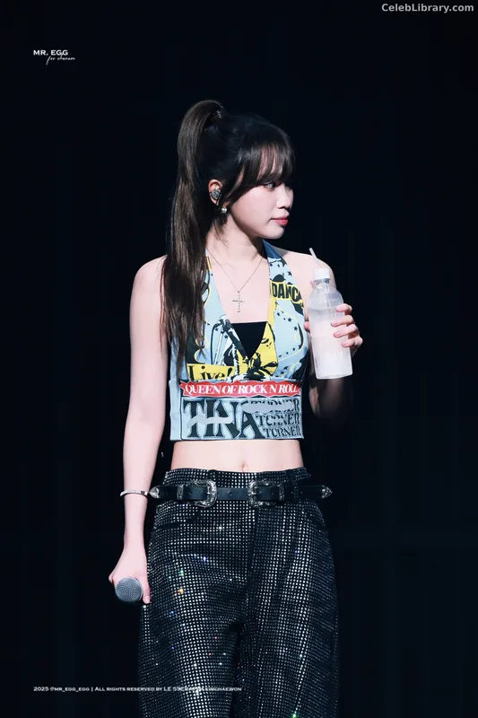 Kim Chaewon 김채원 [Le Sserafim] photo 17 of 2310