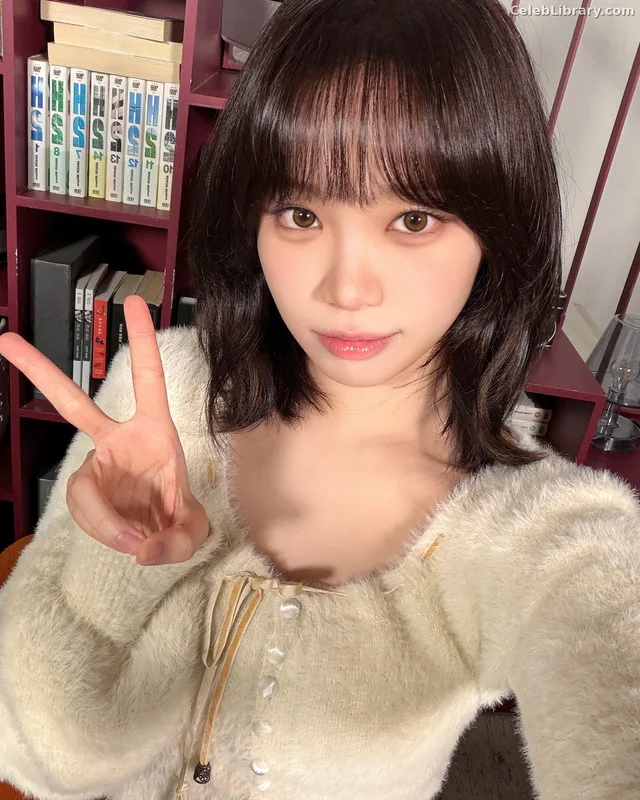 Kim Chaewon 김채원 [Le Sserafim] photo 23 of 2310