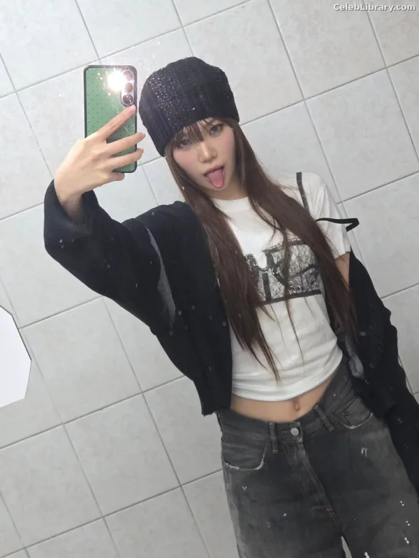 Kim Chaewon 김채원 [Le Sserafim] photo 5 of 2310