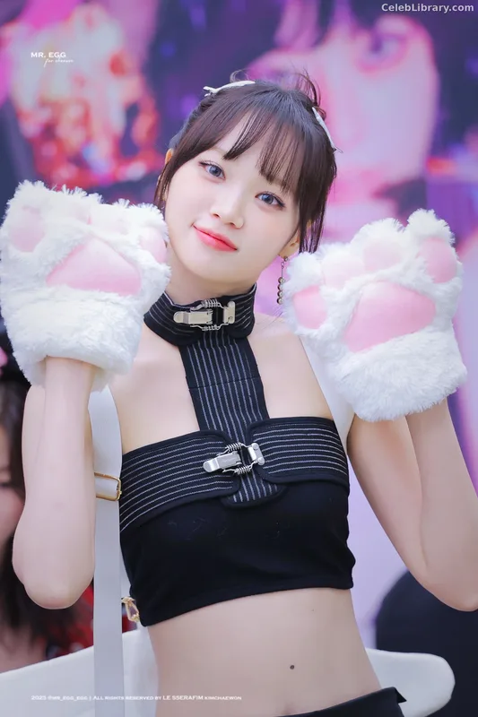 Kim Chaewon 김채원 [Le Sserafim] photo 14 of 2310