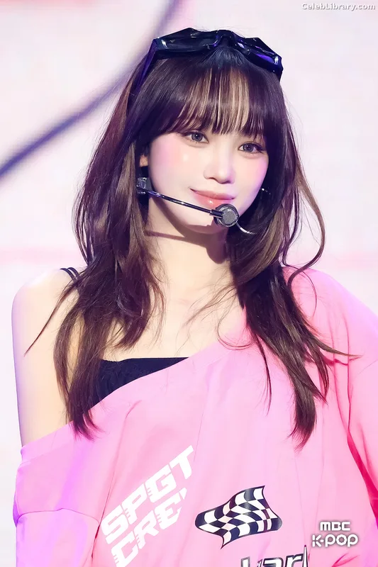 Kim Chaewon 김채원 [Le Sserafim] photo 20 of 2310