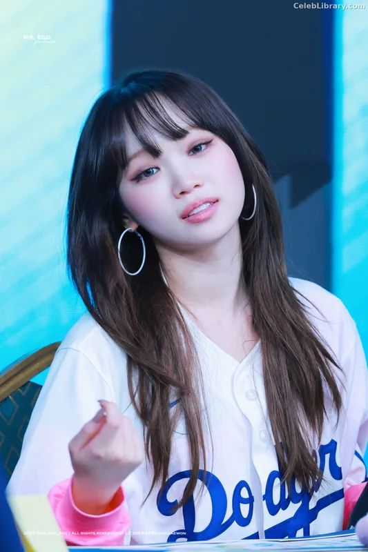 Kim Chaewon 김채원 [Le Sserafim] photo 22 of 2310