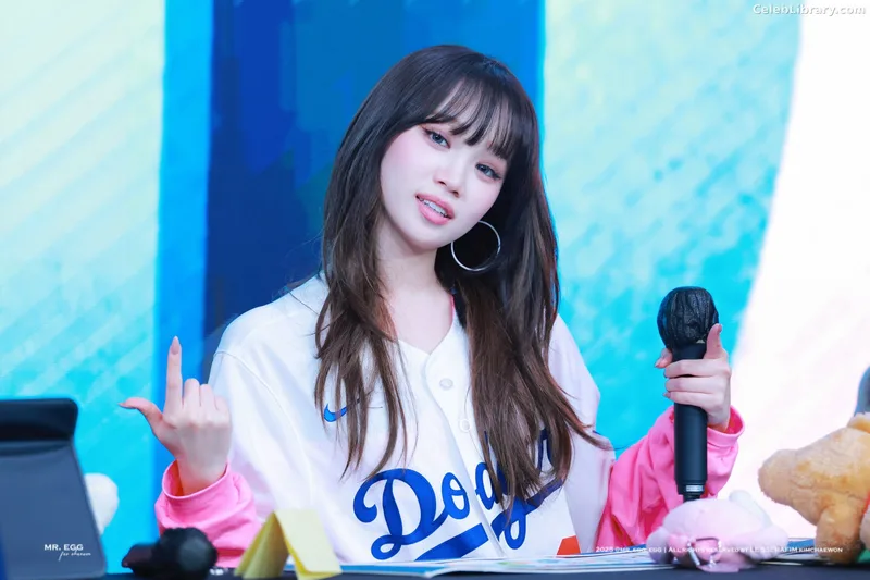 Kim Chaewon 김채원 [Le Sserafim] photo 24 of 2310