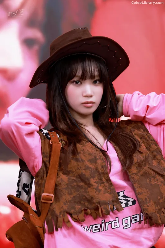 Kim Chaewon 김채원 [Le Sserafim] photo 4 of 2310