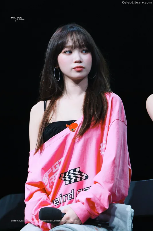 Kim Chaewon 김채원 [Le Sserafim] photo 5 of 2310