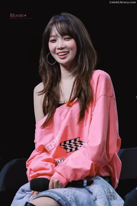 Kim Chaewon 김채원 [Le Sserafim] photo 6 of 2310