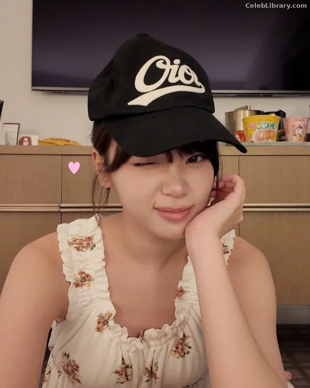 Kim Chaewon 김채원 [Le Sserafim] photo 14 of 2310