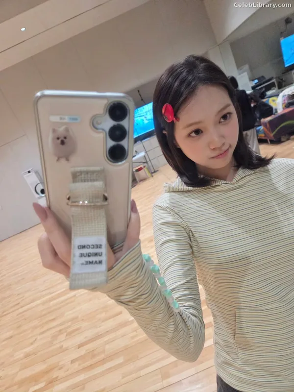 Kim Chaewon 김채원 [Le Sserafim] photo 19 of 2310