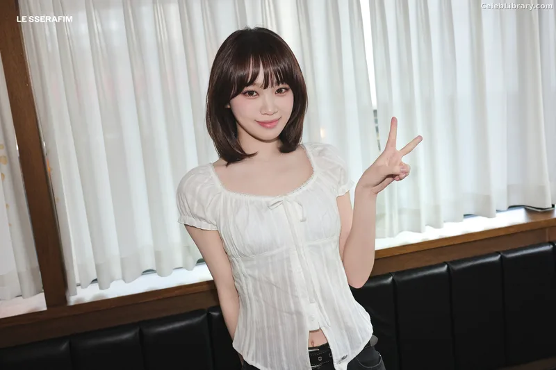 Kim Chaewon 김채원 [Le Sserafim] photo 15 of 2310