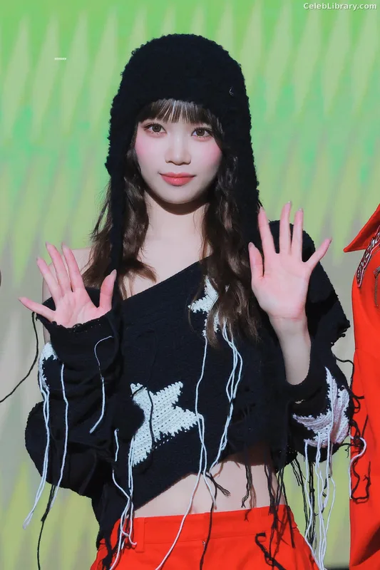 Kim Chaewon 김채원 [Le Sserafim] photo 2 of 2310