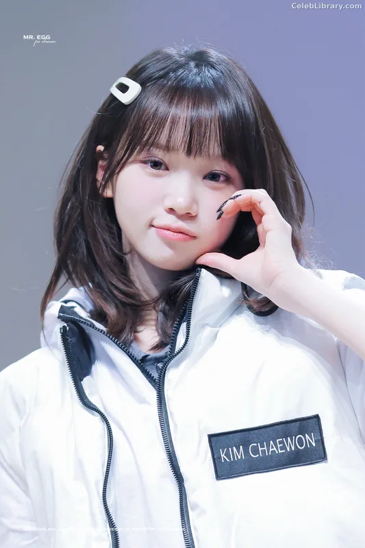 Kim Chaewon 김채원 [Le Sserafim] photo 15 of 2310