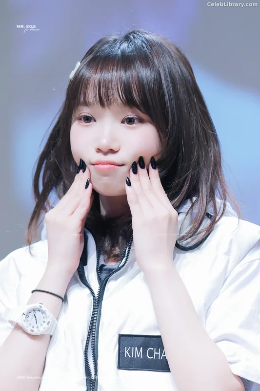 Kim Chaewon 김채원 [Le Sserafim] photo 17 of 2310