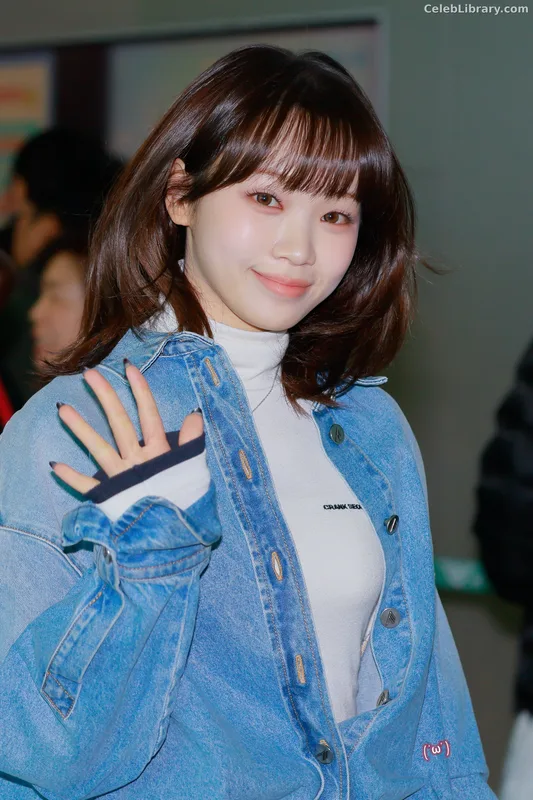 Kim Chaewon 김채원 [Le Sserafim] photo 4 of 2310
