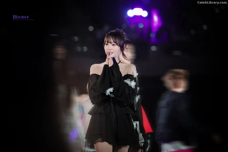 Kim Chaewon 김채원 [Le Sserafim] photo 12 of 2310