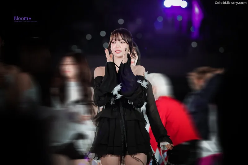 Kim Chaewon 김채원 [Le Sserafim] photo 14 of 2310