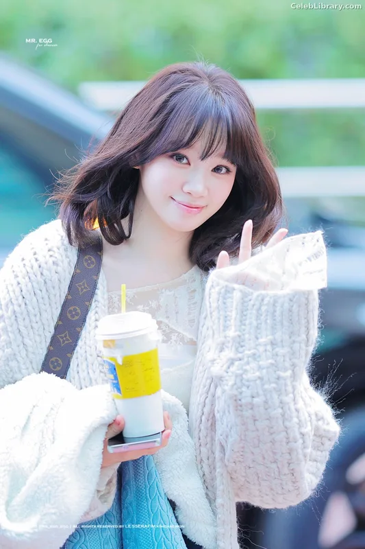 Kim Chaewon 김채원 [Le Sserafim] photo 23 of 2310