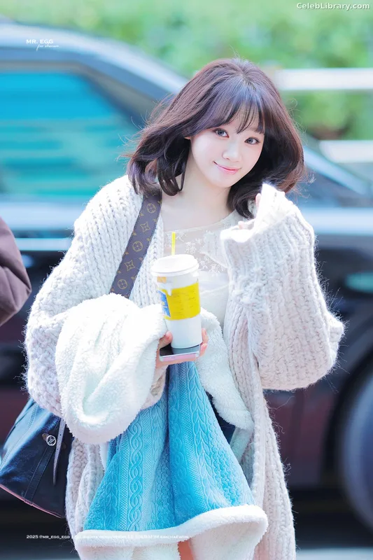 Kim Chaewon 김채원 [Le Sserafim] photo 24 of 2310