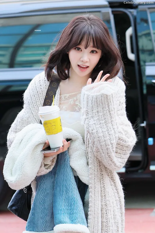Kim Chaewon 김채원 [Le Sserafim] photo 2 of 2310