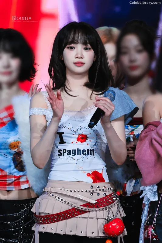 Kim Chaewon 김채원 [Le Sserafim] photo 10 of 2310