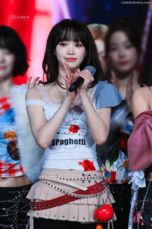 Kim Chaewon 김채원 [Le Sserafim] photo 13 of 2310
