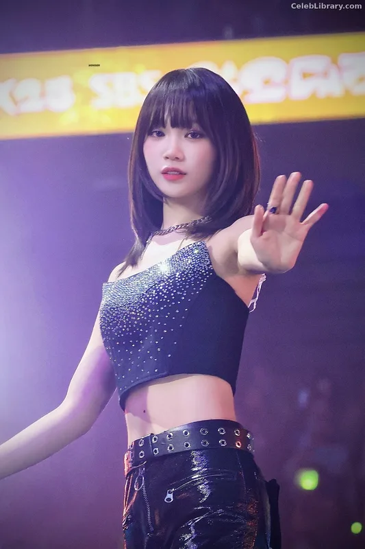 Kim Chaewon 김채원 [Le Sserafim] photo 2 of 2310