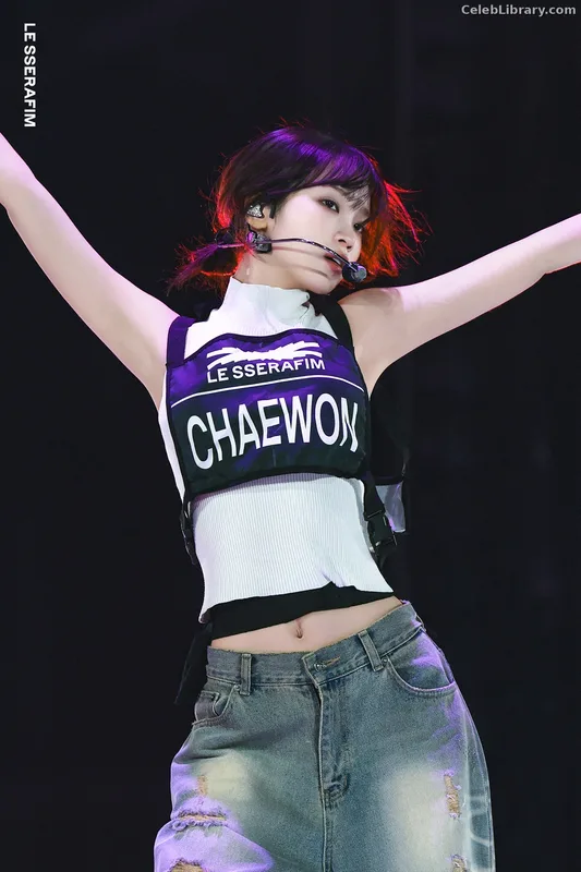 Kim Chaewon 김채원 [Le Sserafim] photo 24 of 2310