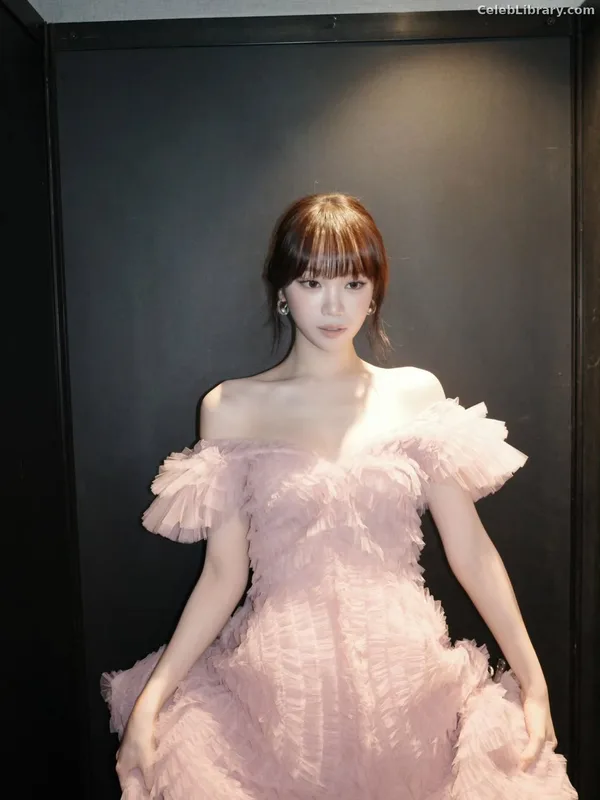 Kim Chaewon 김채원 [Le Sserafim] photo 14 of 2310