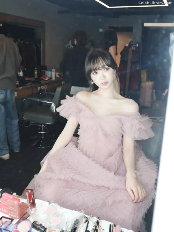 Kim Chaewon 김채원 [Le Sserafim] photo 17 of 2310