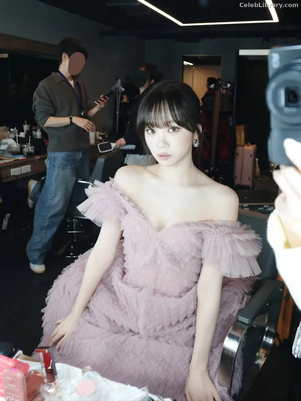 Kim Chaewon 김채원 [Le Sserafim] photo 20 of 2310