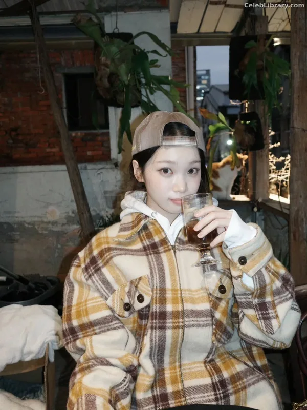 Kim Chaewon 김채원 [Le Sserafim] photo 2 of 2310