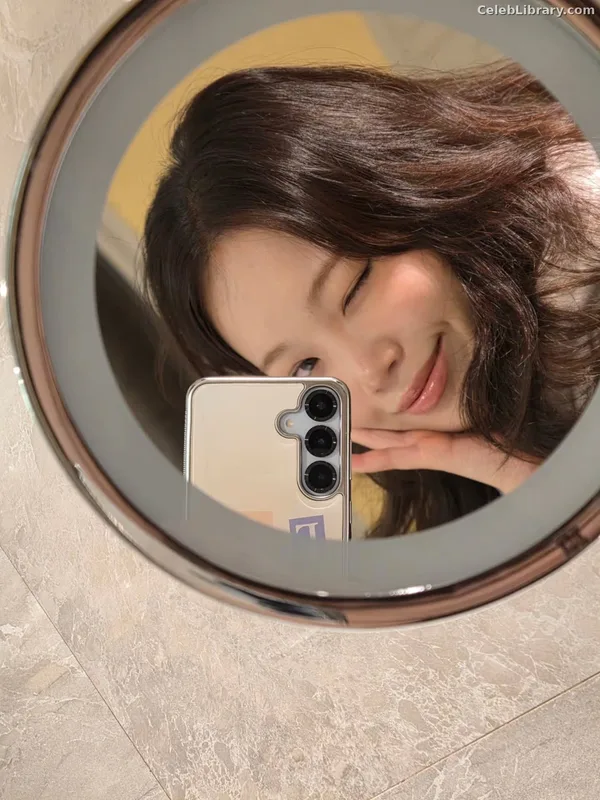 Kim Chaewon 김채원 [Le Sserafim] photo 9 of 2310