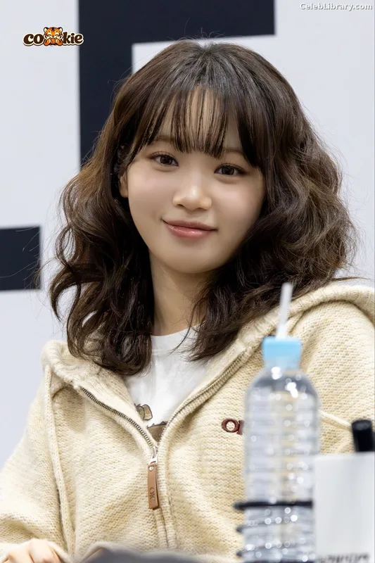 Kim Chaewon 김채원 [Le Sserafim] photo 11 of 2310