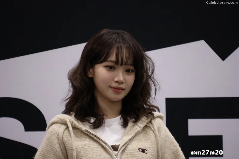 Kim Chaewon 김채원 [Le Sserafim] photo 18 of 2310