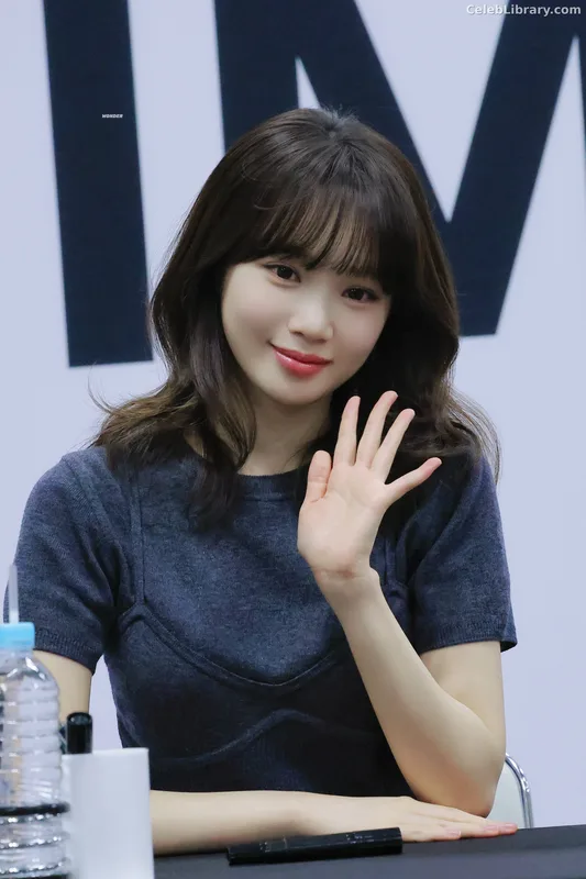 Kim Chaewon 김채원 [Le Sserafim] photo 21 of 2310